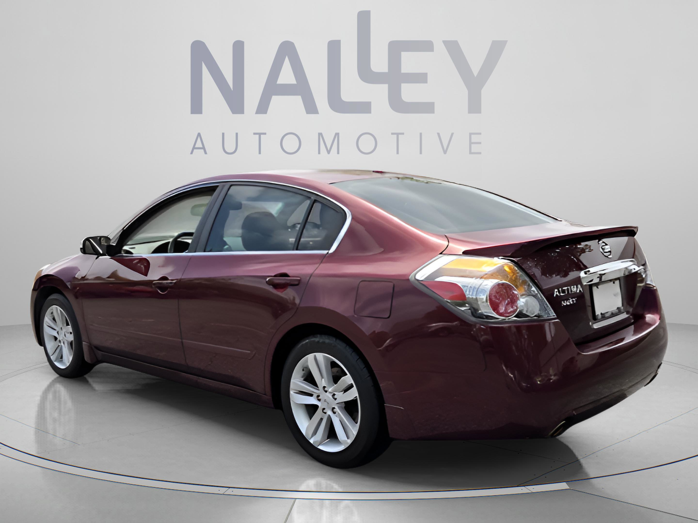 Used 2012 Nissan Altima 3.5 SR w/ Sport Pkg FWD image 3