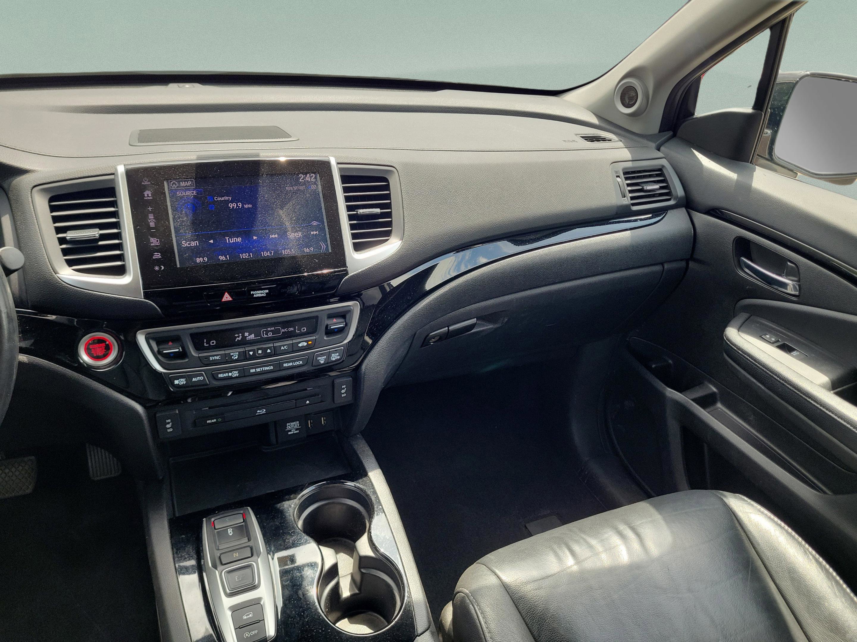 Used 2018 Honda Pilot Touring image 17