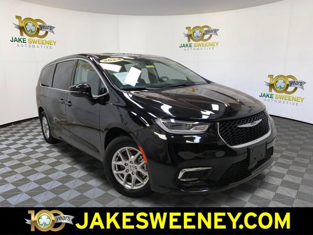 Used 2024 Chrysler Pacifica Touring-L image 1