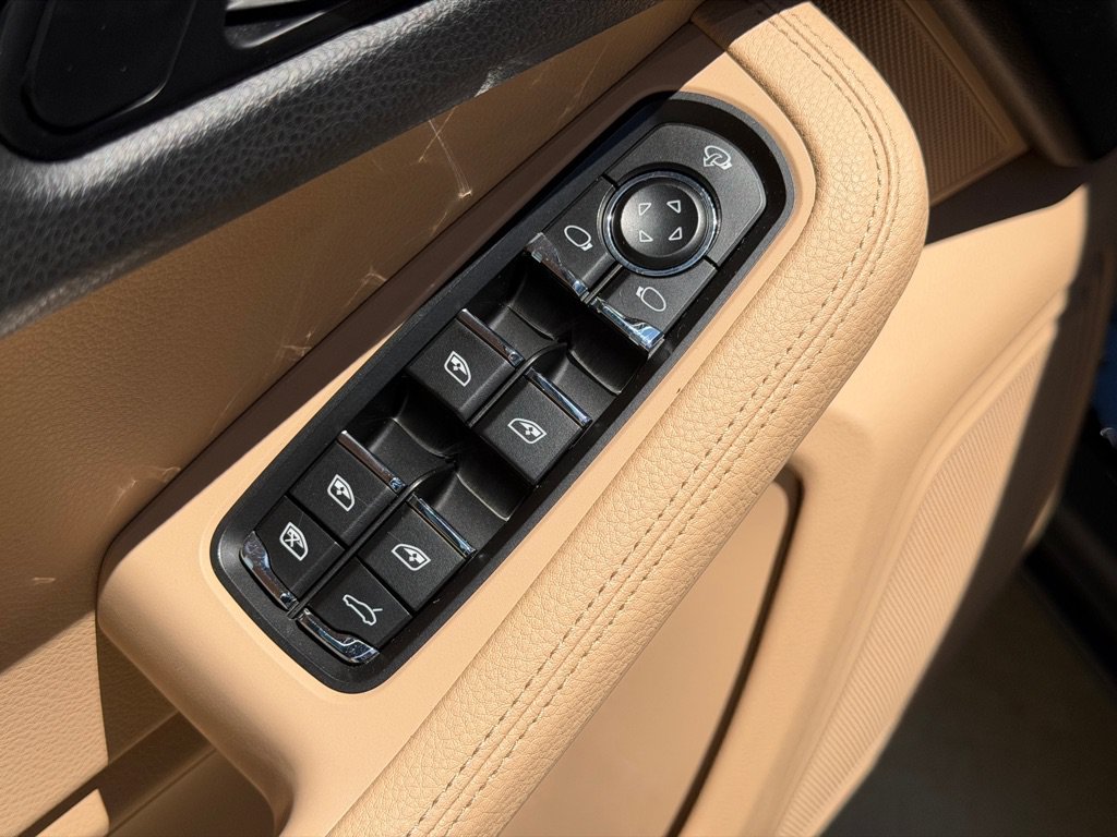 Used 2021 Porsche Macan S AWD/4WD image 26