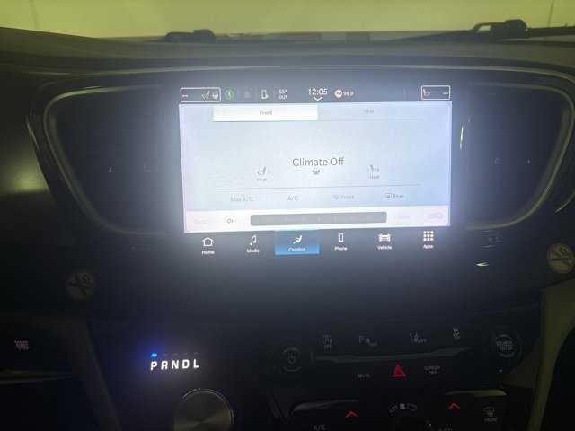 Certified 2024 Chrysler Pacifica Touring-L image 37