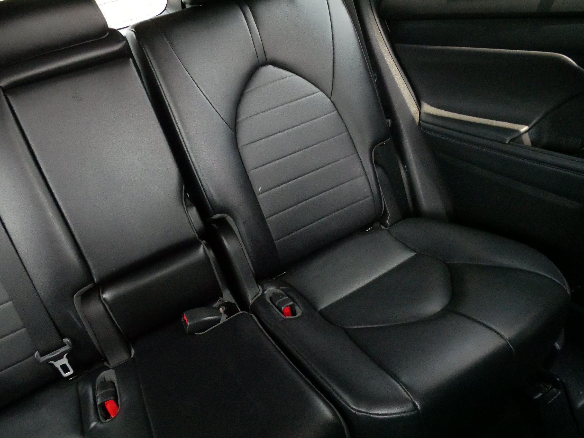 Used 2022 Toyota Highlander XLE AWD/4WD image 14
