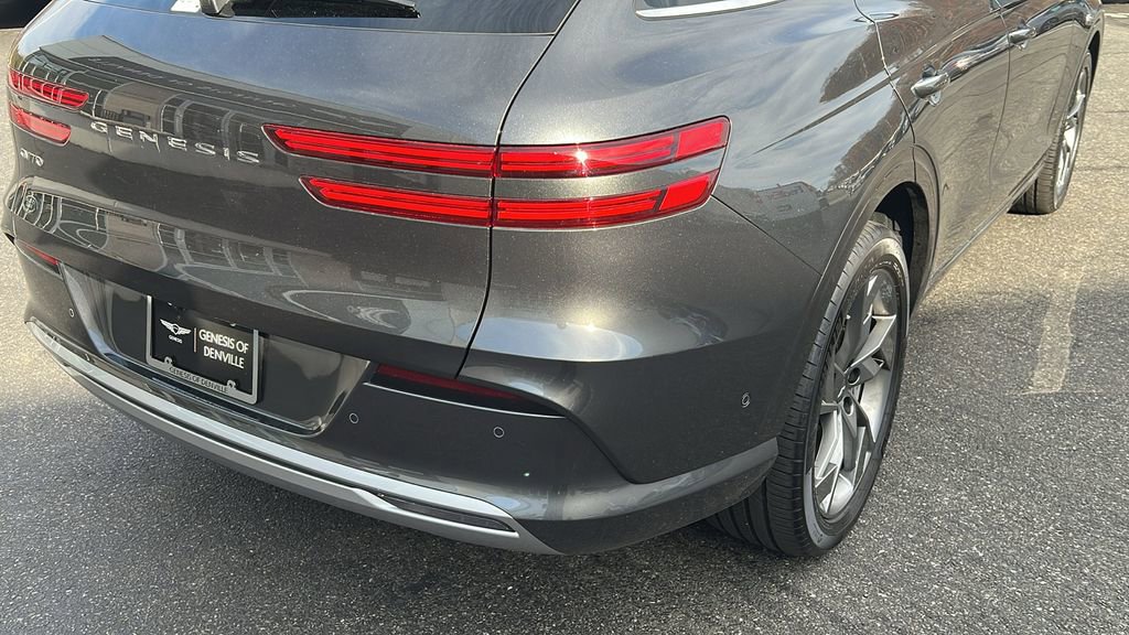 Used 2025 Genesis Electrified GV70 Advanced image 16
