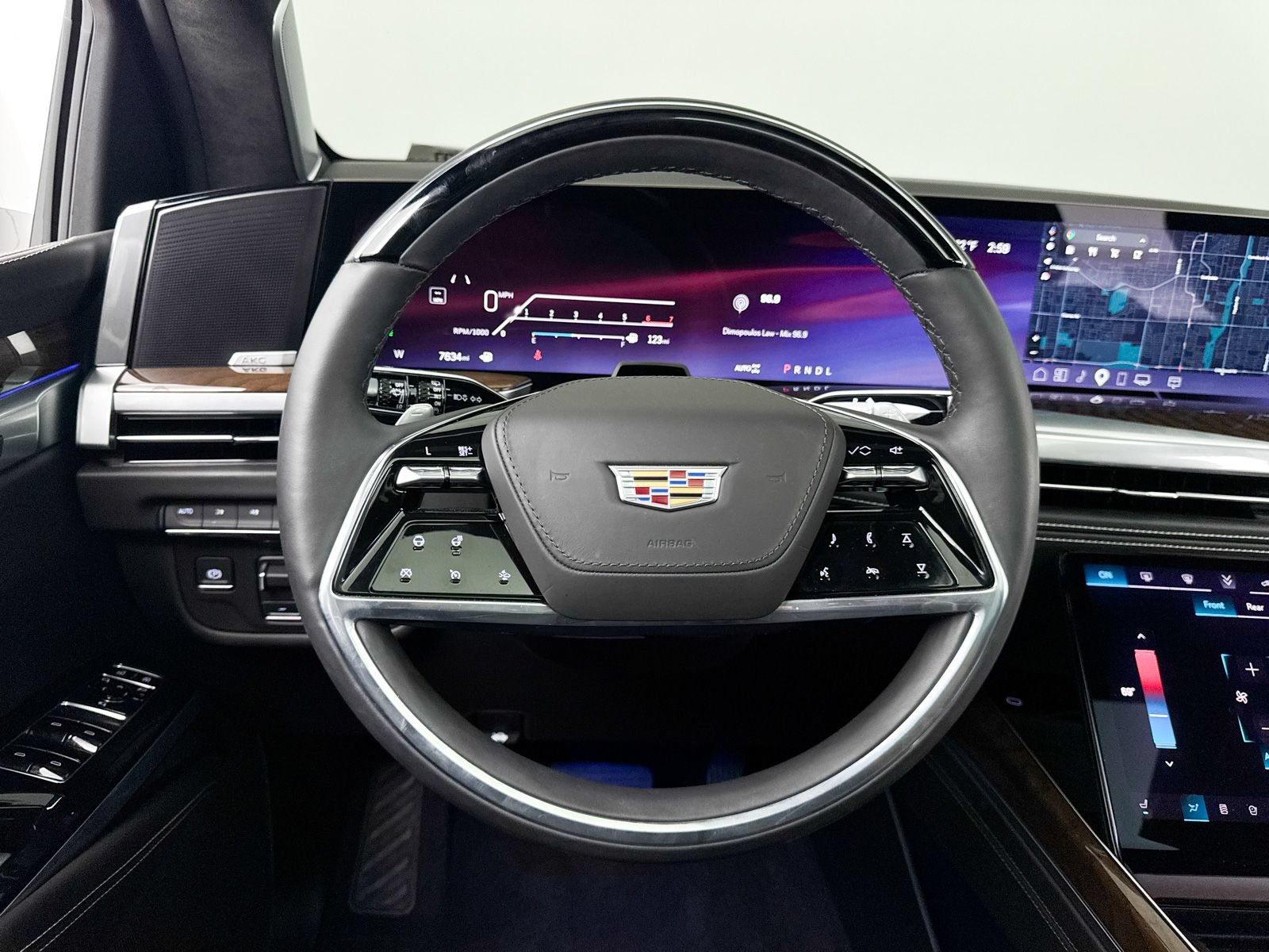 Used 2025 Cadillac Escalade Sport Platinum w/ LPO, ONYX Package AWD/4WD image 38