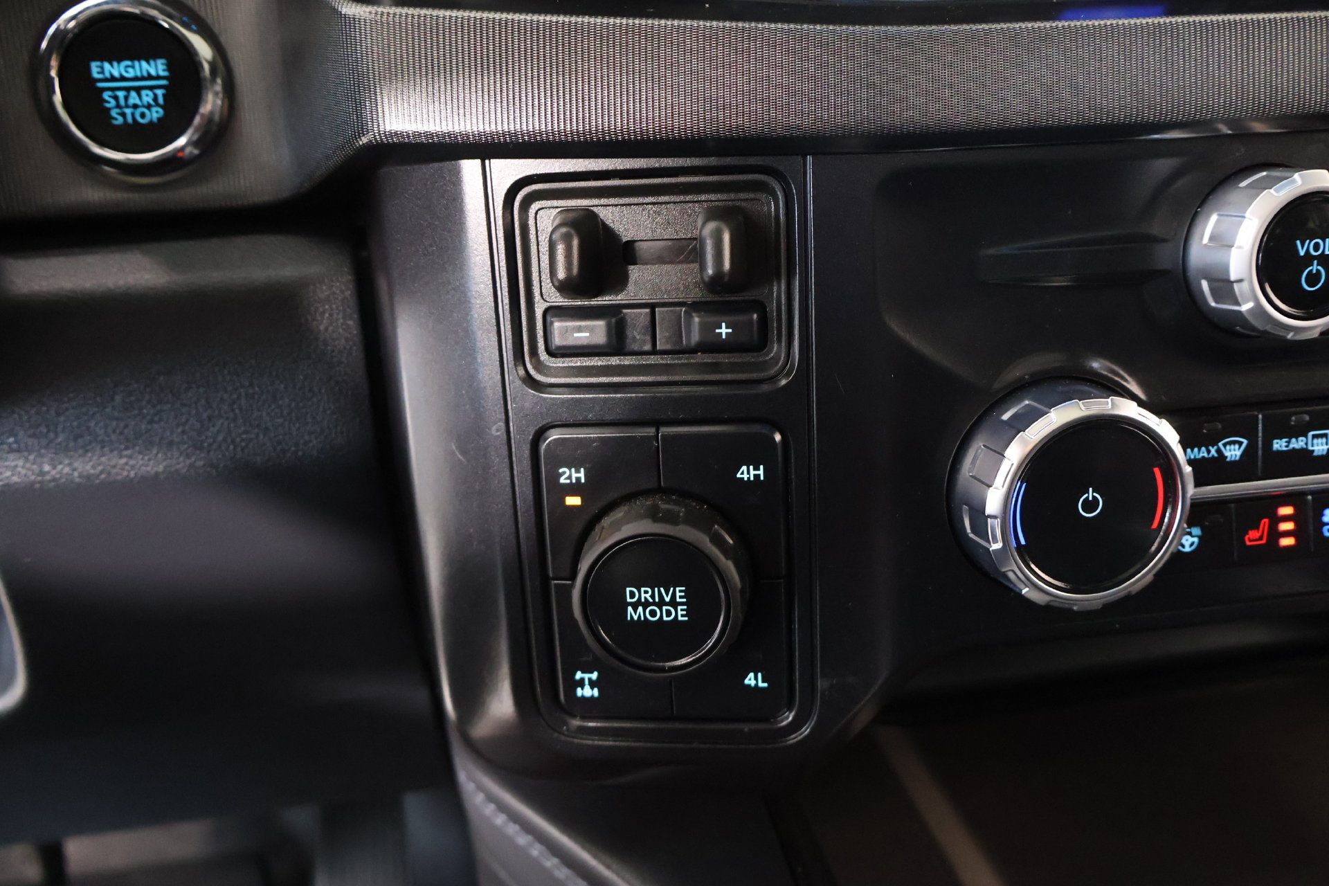 Used 2026 Ford F250 Platinum AWD/4WD image 9