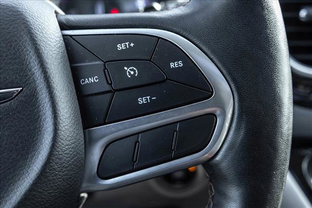 Used 2019 Chrysler Pacifica Touring-L Plus image 15
