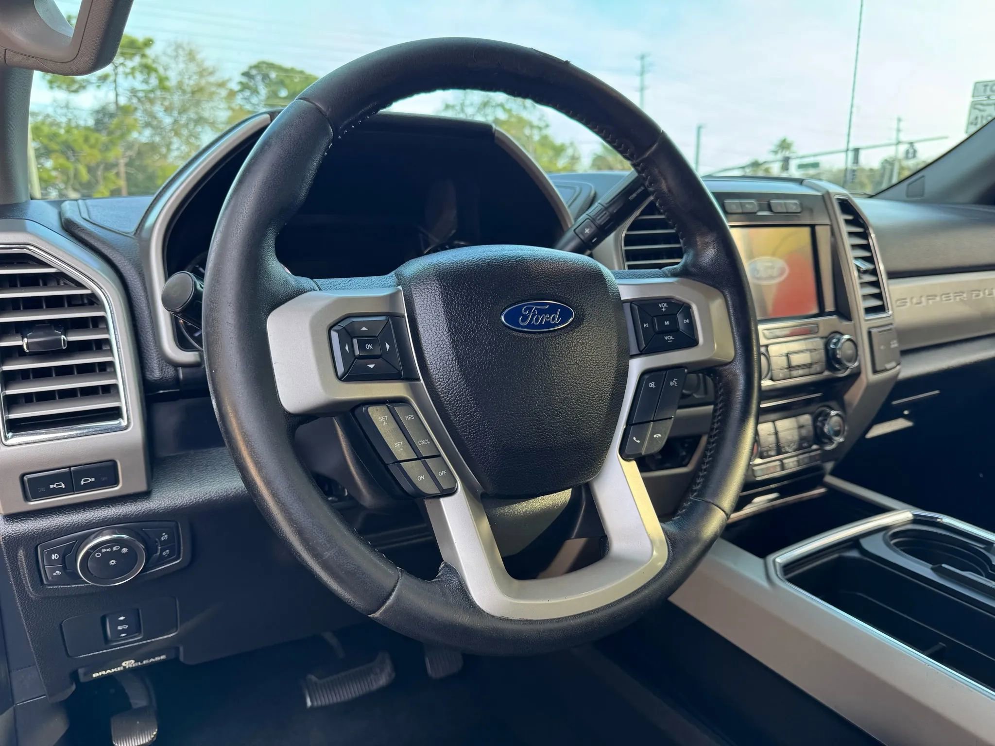 Used 2017 Ford F250 Lariat w/ Lariat Value Package image 9