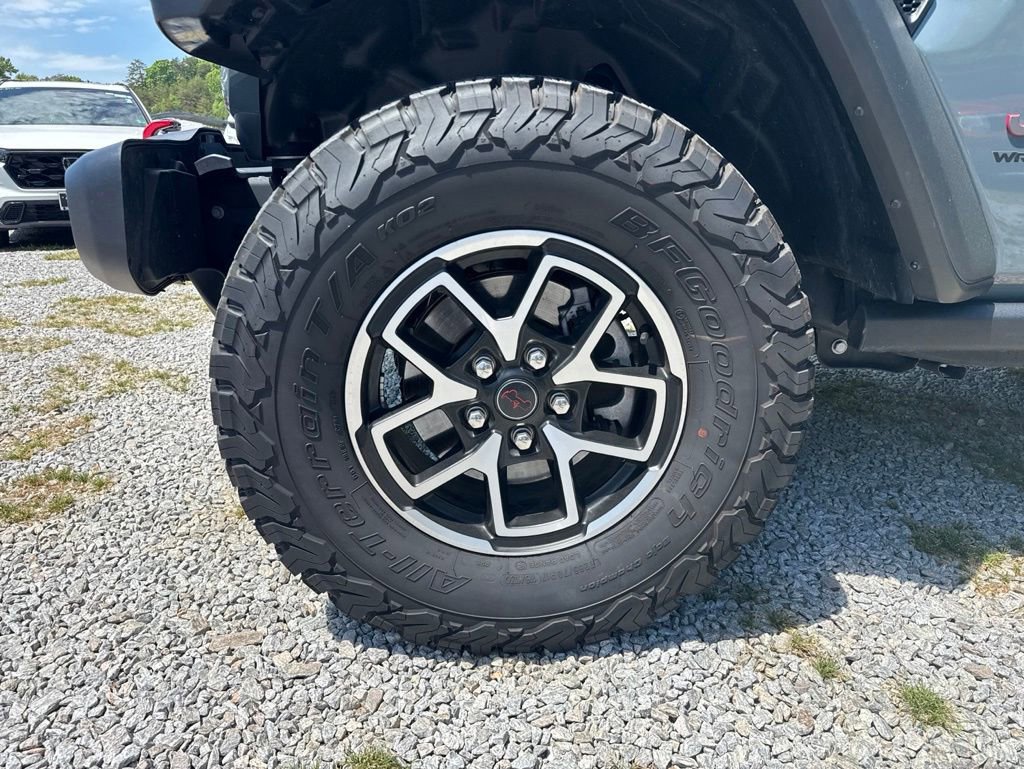 Used 2025 Jeep Wrangler Unlimited Rubicon AWD/4WD image 13