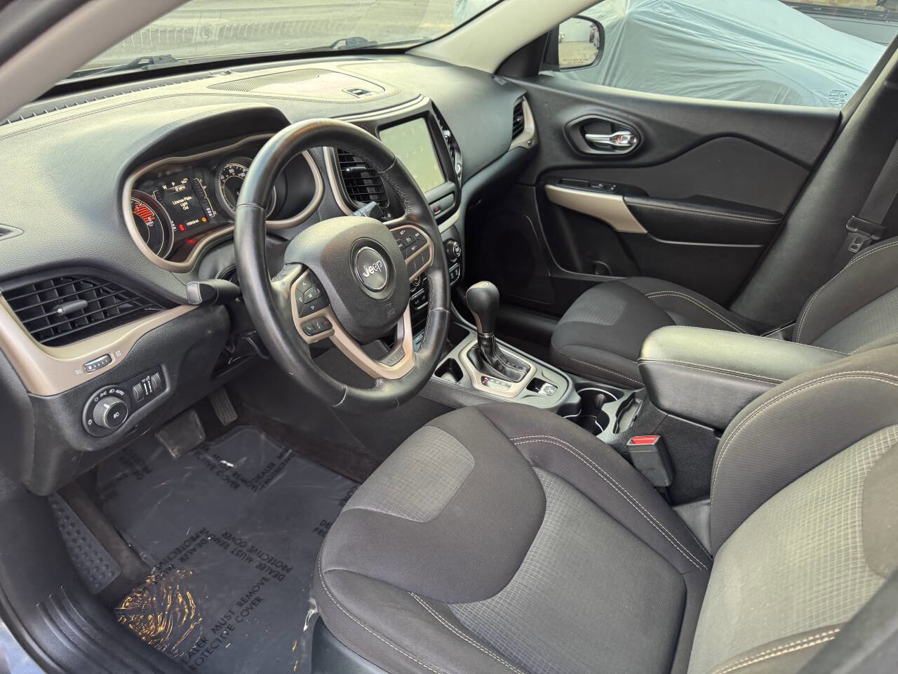 Used 2017 Jeep Cherokee Latitude w/ Safety/Convenience Group image 13