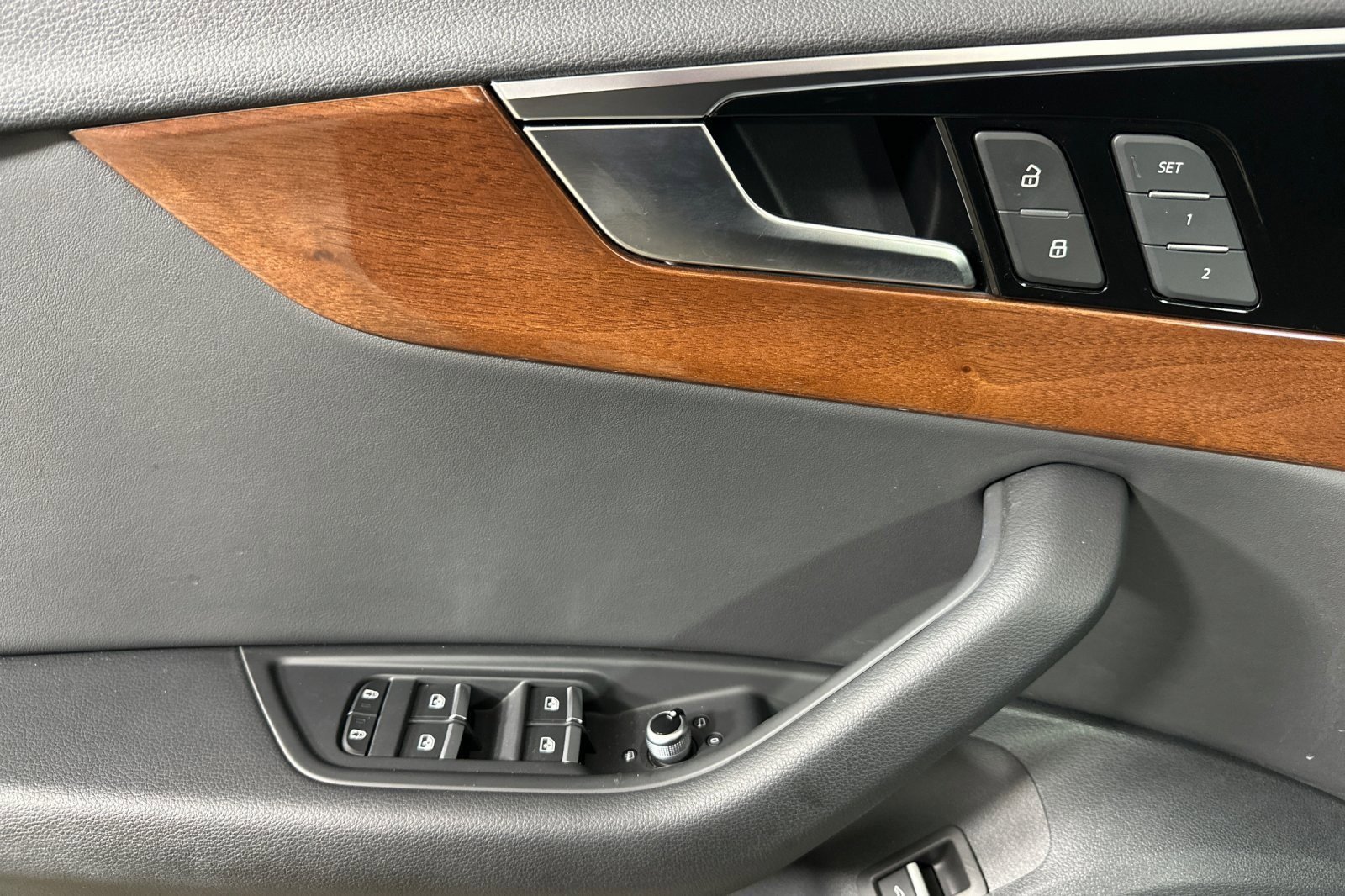 Used 2023 Audi A4 2.0T Premium w/ Convenience Package image 10