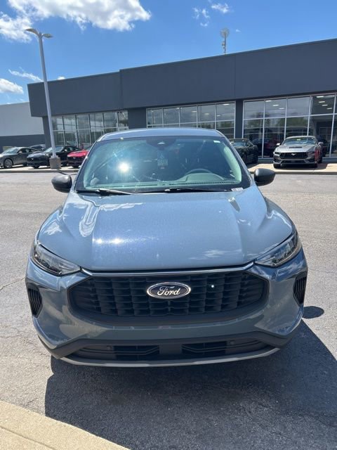 Certified 2023 Ford Escape Active w/ Cold Weather Package FWD image 3