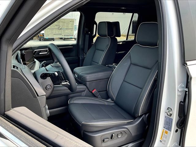 New 2025 Chevrolet Suburban Premier image 9