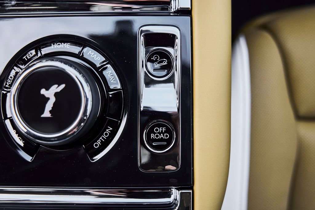 Used 2026 Rolls-Royce Cullinan Black Badge image 78