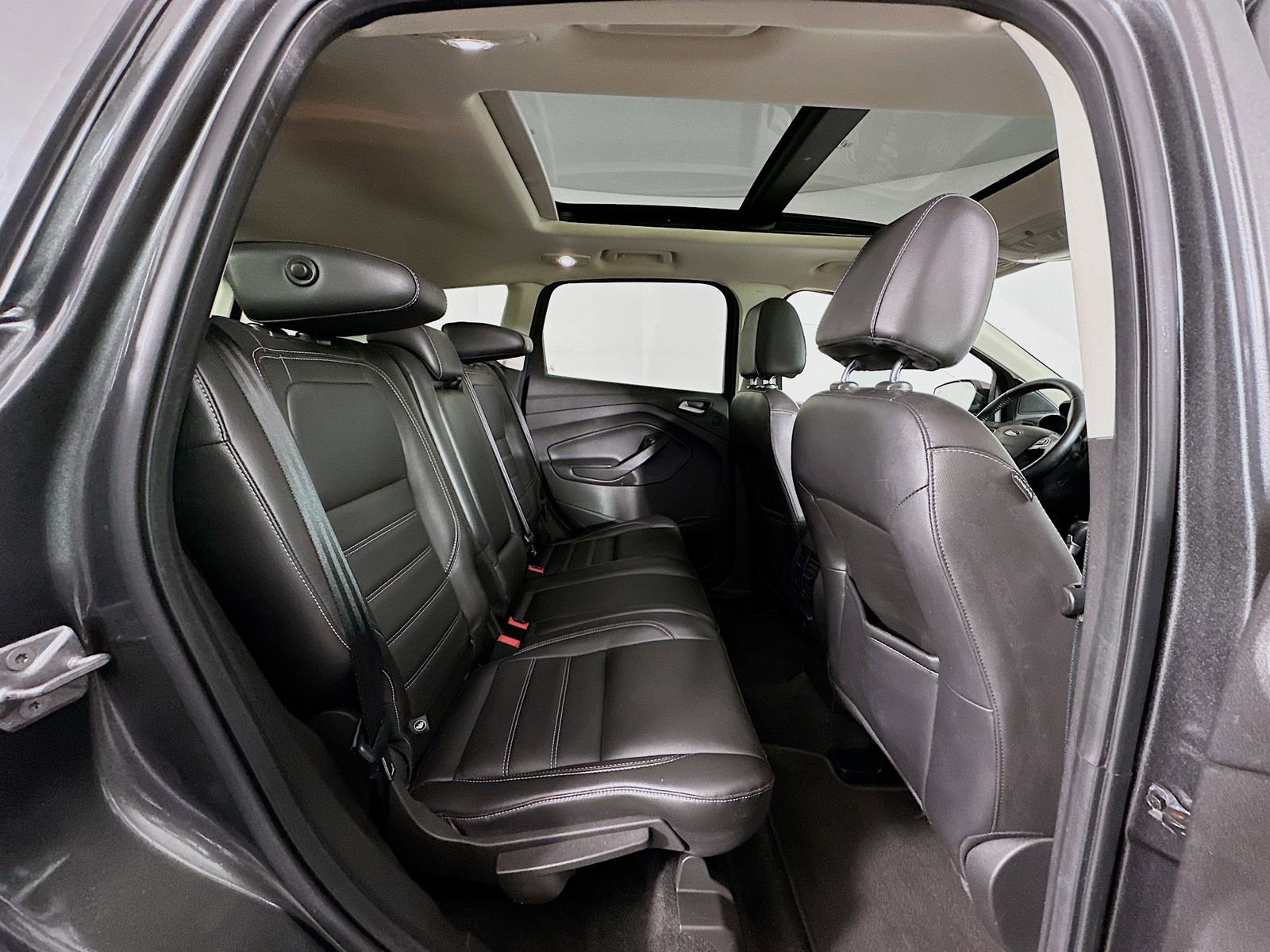 Used 2017 Ford Escape Titanium image 28