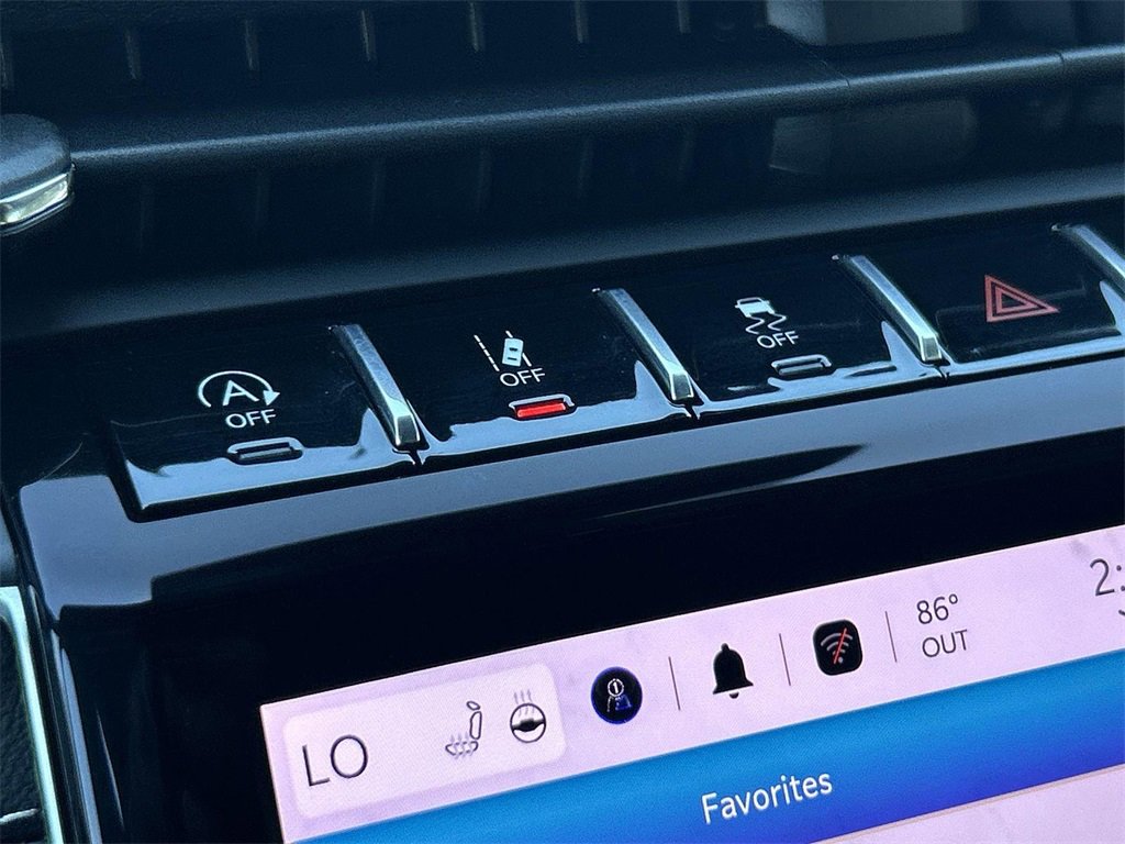 Used 2025 Jeep Grand Cherokee Limited w/ Black Appearance Package image 19