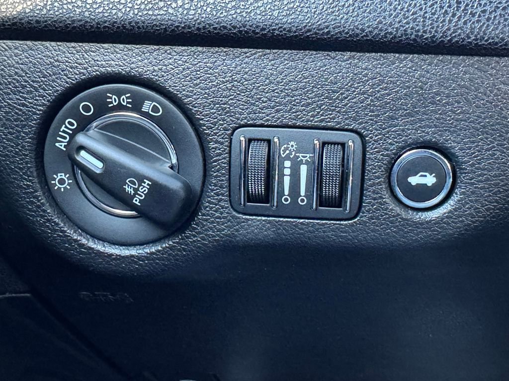 Used 2021 Chrysler 300 Touring L image 32