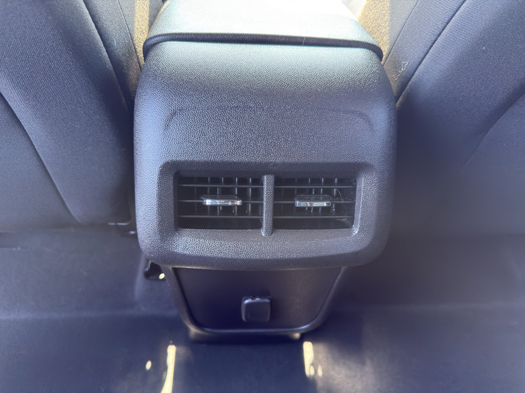 Used 2018 Chevrolet Equinox LT image 31