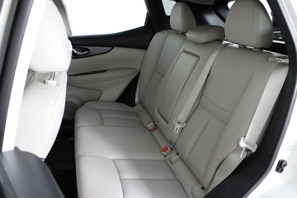 Certified 2017 Nissan Rogue Sport SL FWD image 20