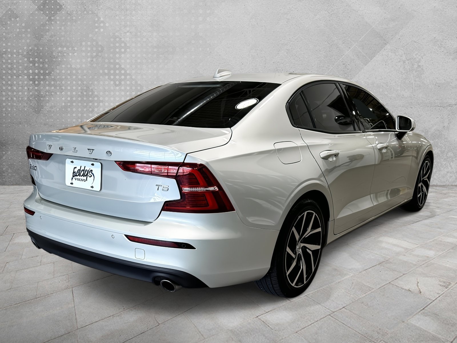 Used 2020 Volvo S60 T5 Momentum w/ Protection Package Premier FWD image 6