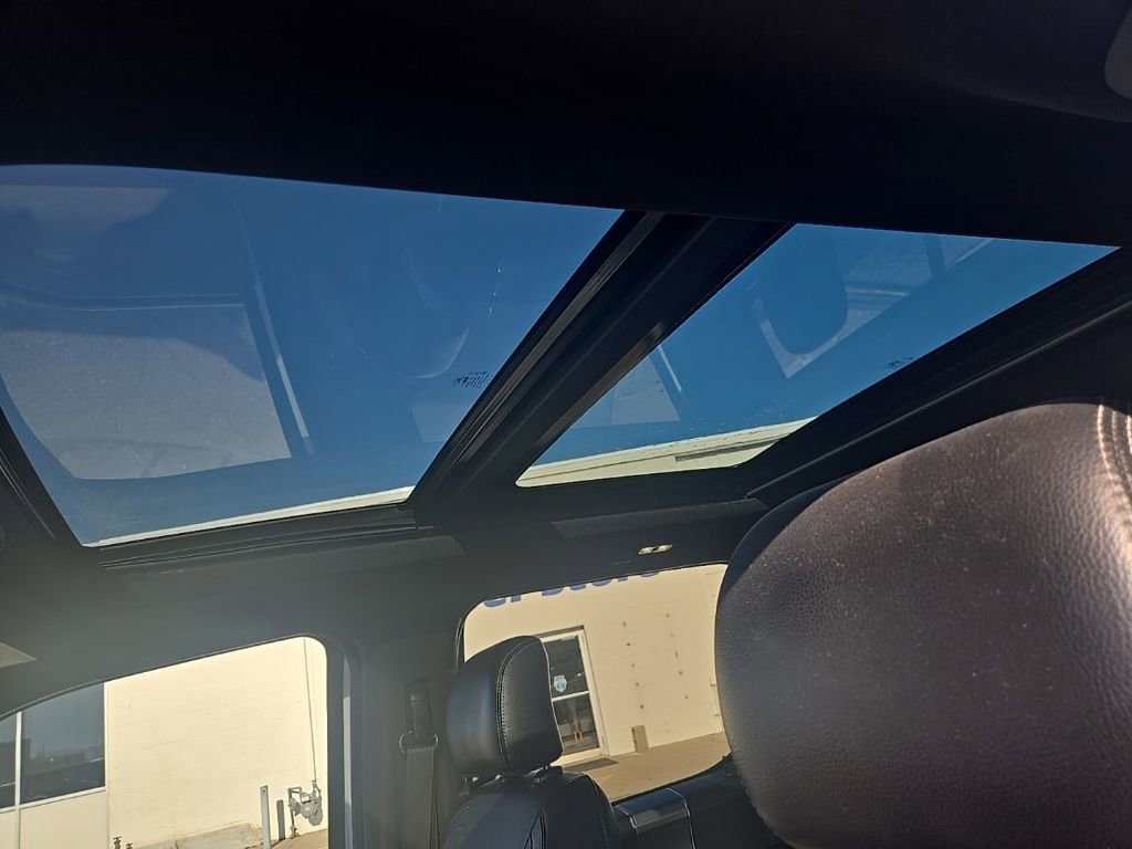 Used 2015 Ford F150 Lariat image 24