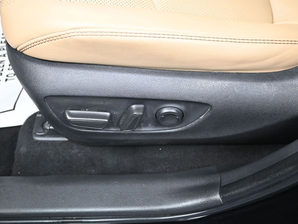 Used 2023 Toyota RAV4 Limited image 12