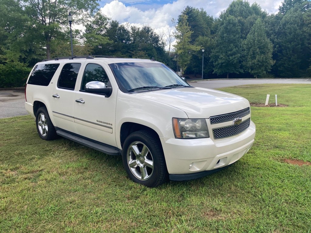 Used 2011 Chevrolet Suburban LTZ image 3