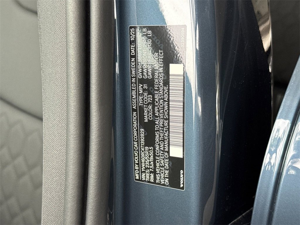 New 2026 Volvo XC60 T8 Plus image 28