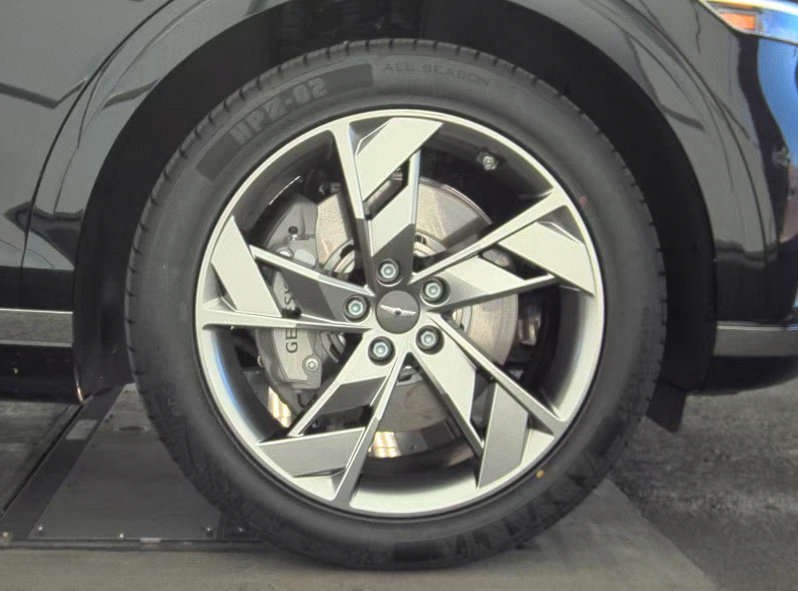 Used 2025 Genesis Electrified GV70 AWD/4WD image 8