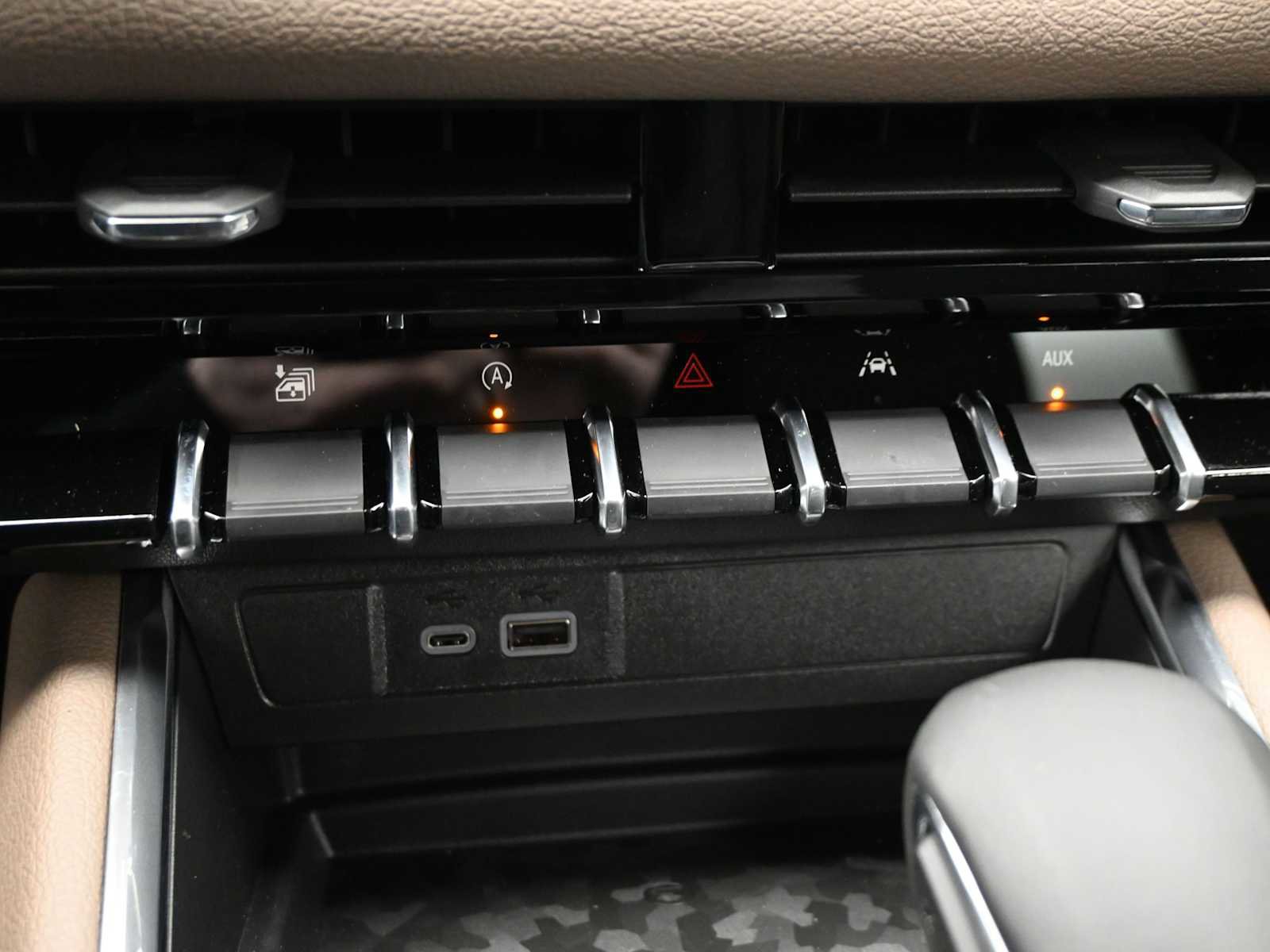 New 2026 GMC Canyon Denali image 14