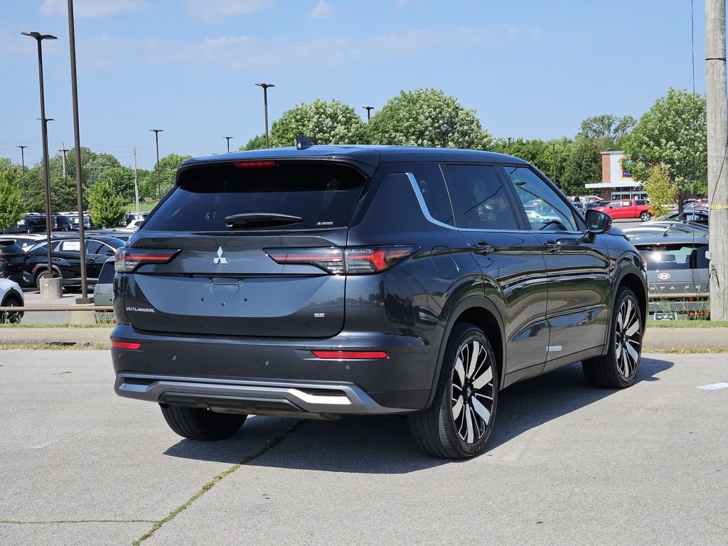 Used 2025 Mitsubishi Outlander SE AWD/4WD image 4