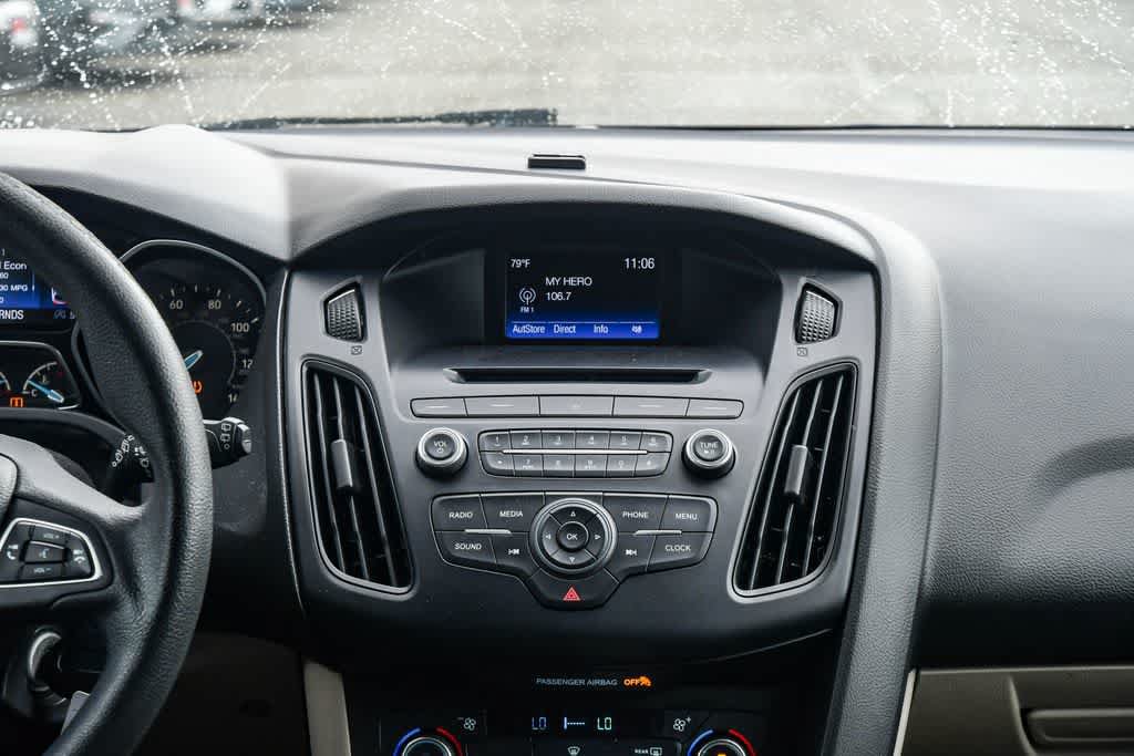 Used 2016 Ford Focus SE FWD image 13