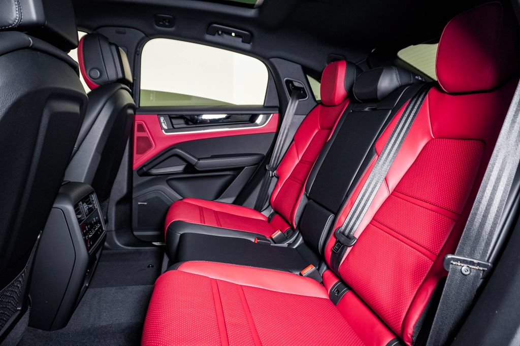 New 2026 Porsche Cayenne Coupe AWD/4WD image 17