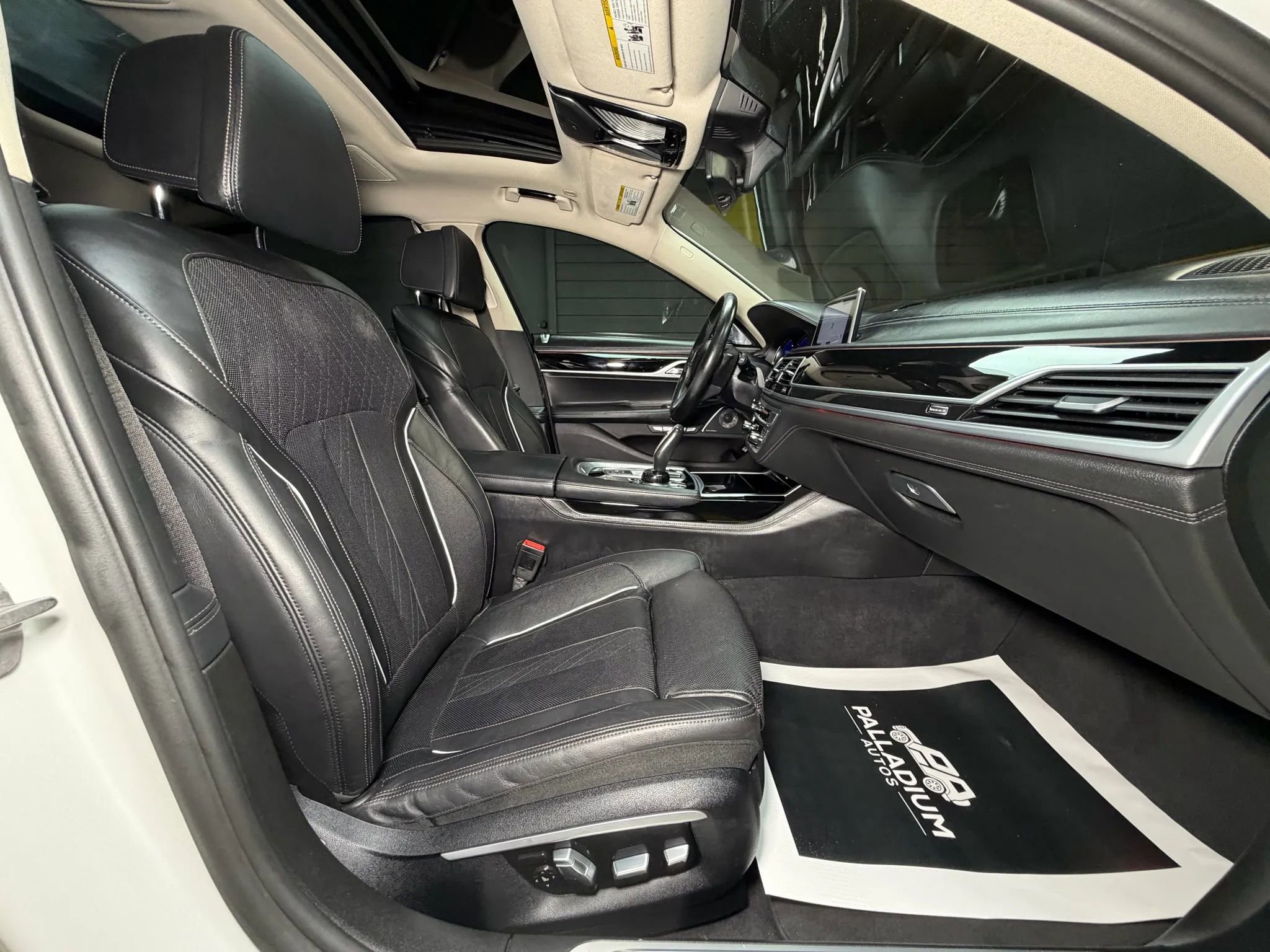 Used 2017 BMW 750i xDrive image 63