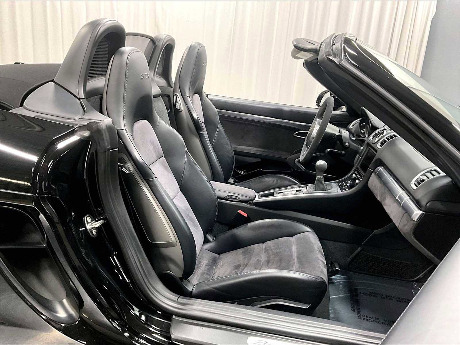 Used 2015 Porsche Boxster GTS image 25