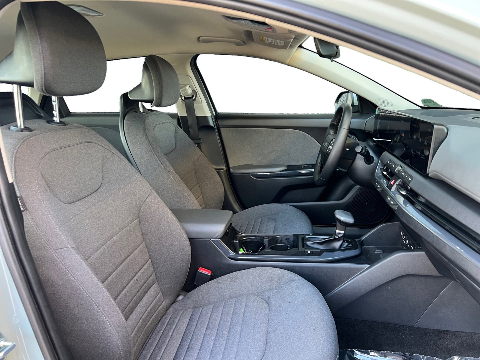 Used 2025 Kia K4 EX FWD image 15