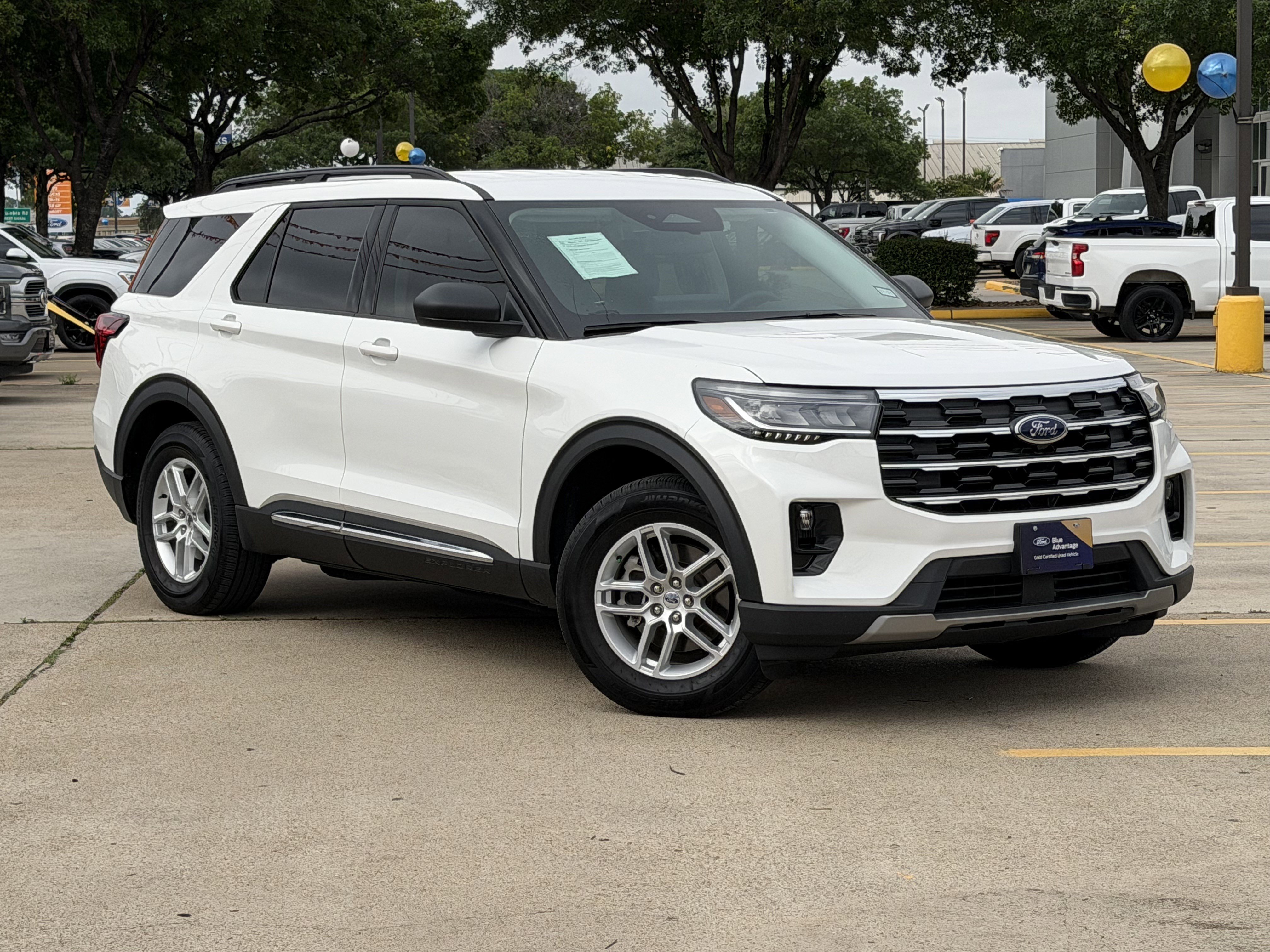 Certified 2025 Ford Explorer Active w/ Active Comfort Package RWD image 1