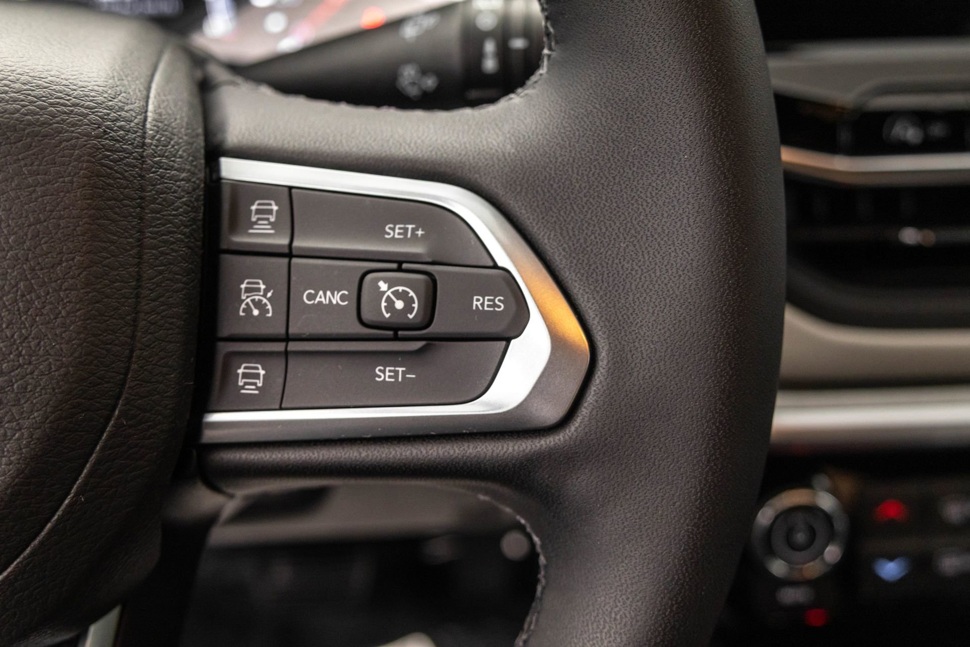 Used 2026 Jeep Compass Limited AWD/4WD image 22