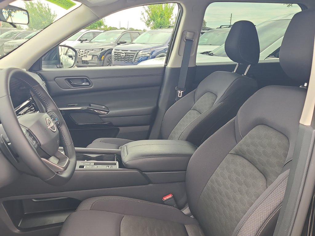 Certified 2026 Nissan Pathfinder SV FWD image 23