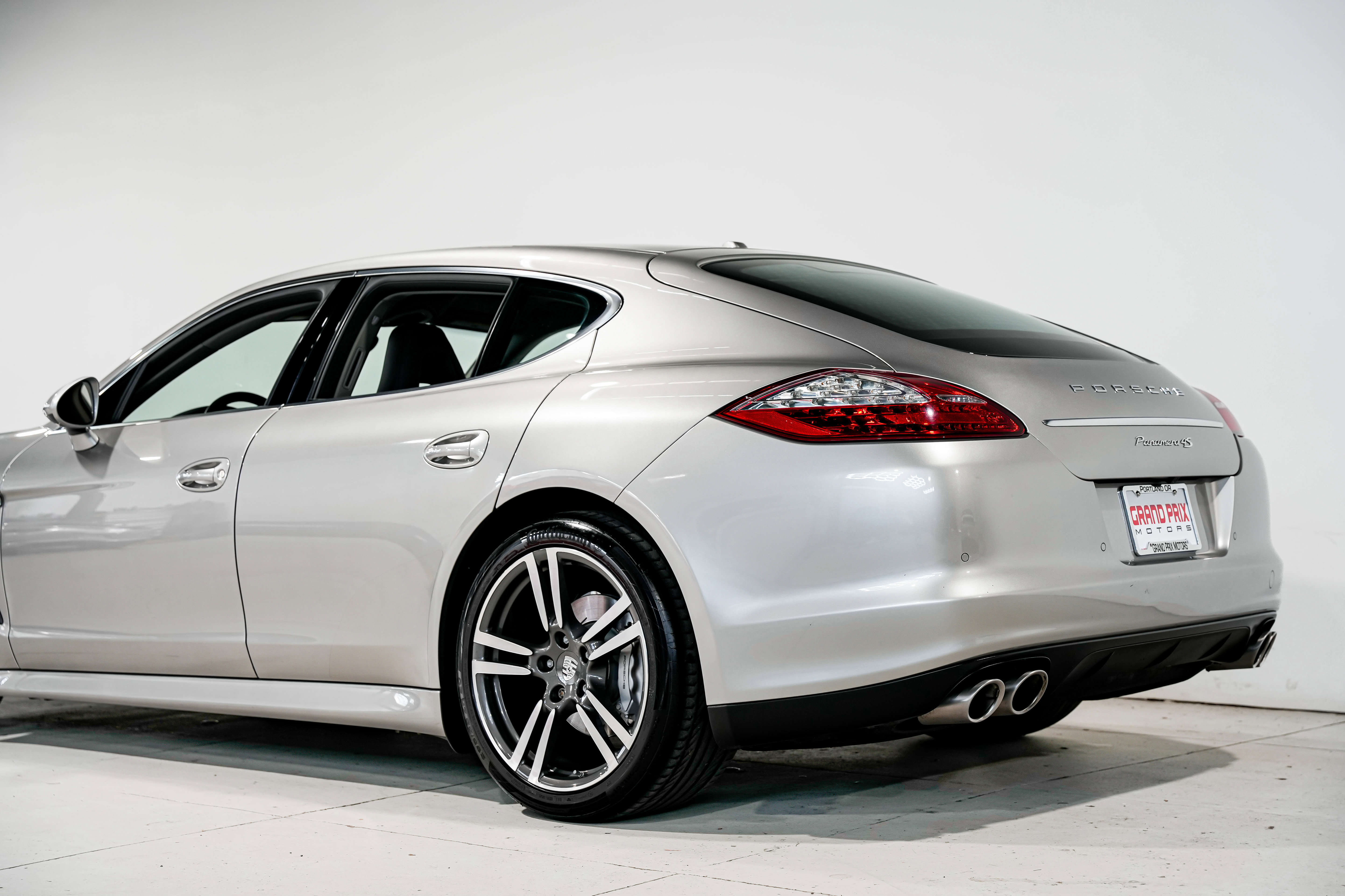 Used 2012 Porsche Panamera 4S image 40