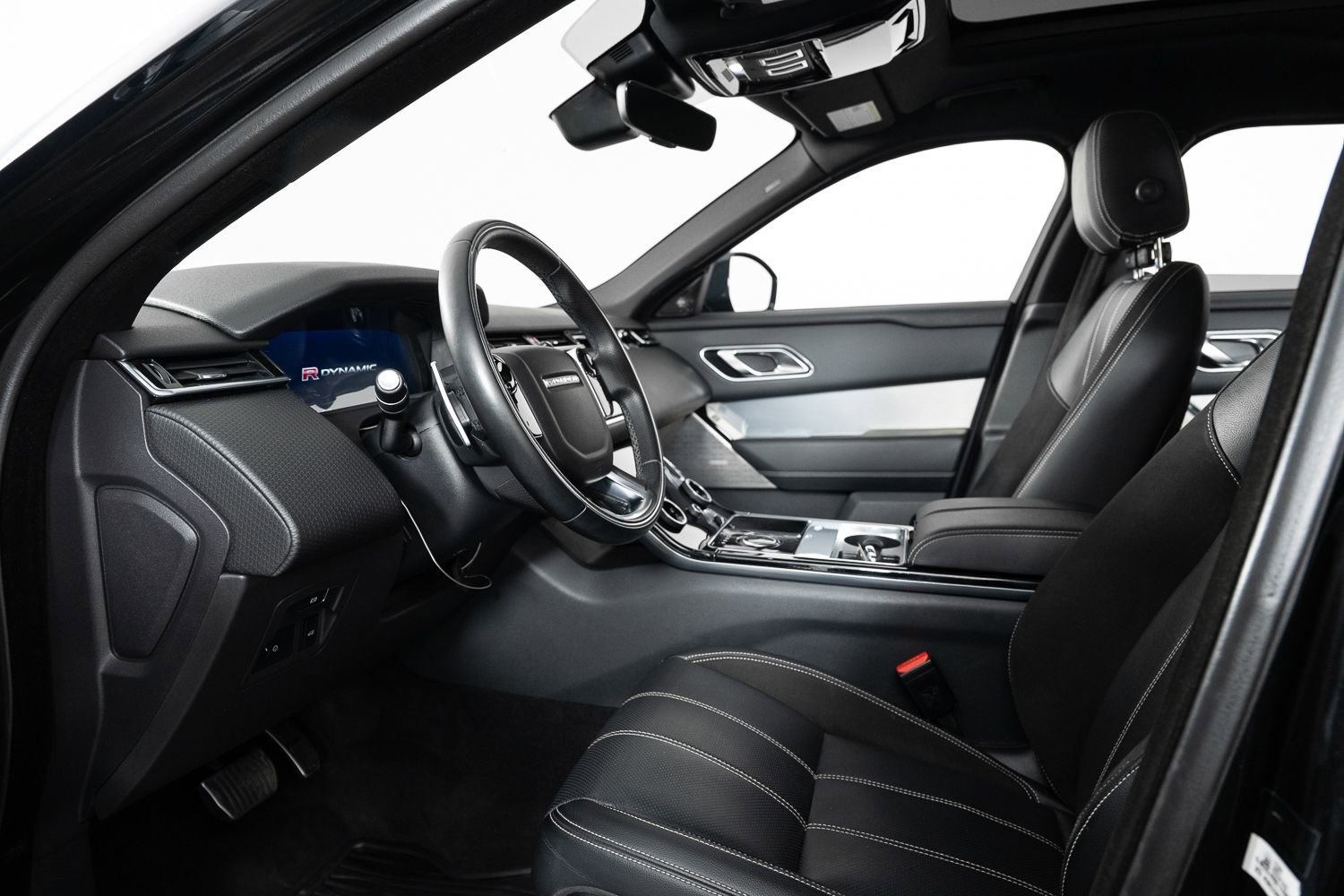 Used 2018 Land Rover Range Rover Velar R-Dynamic SE image 13