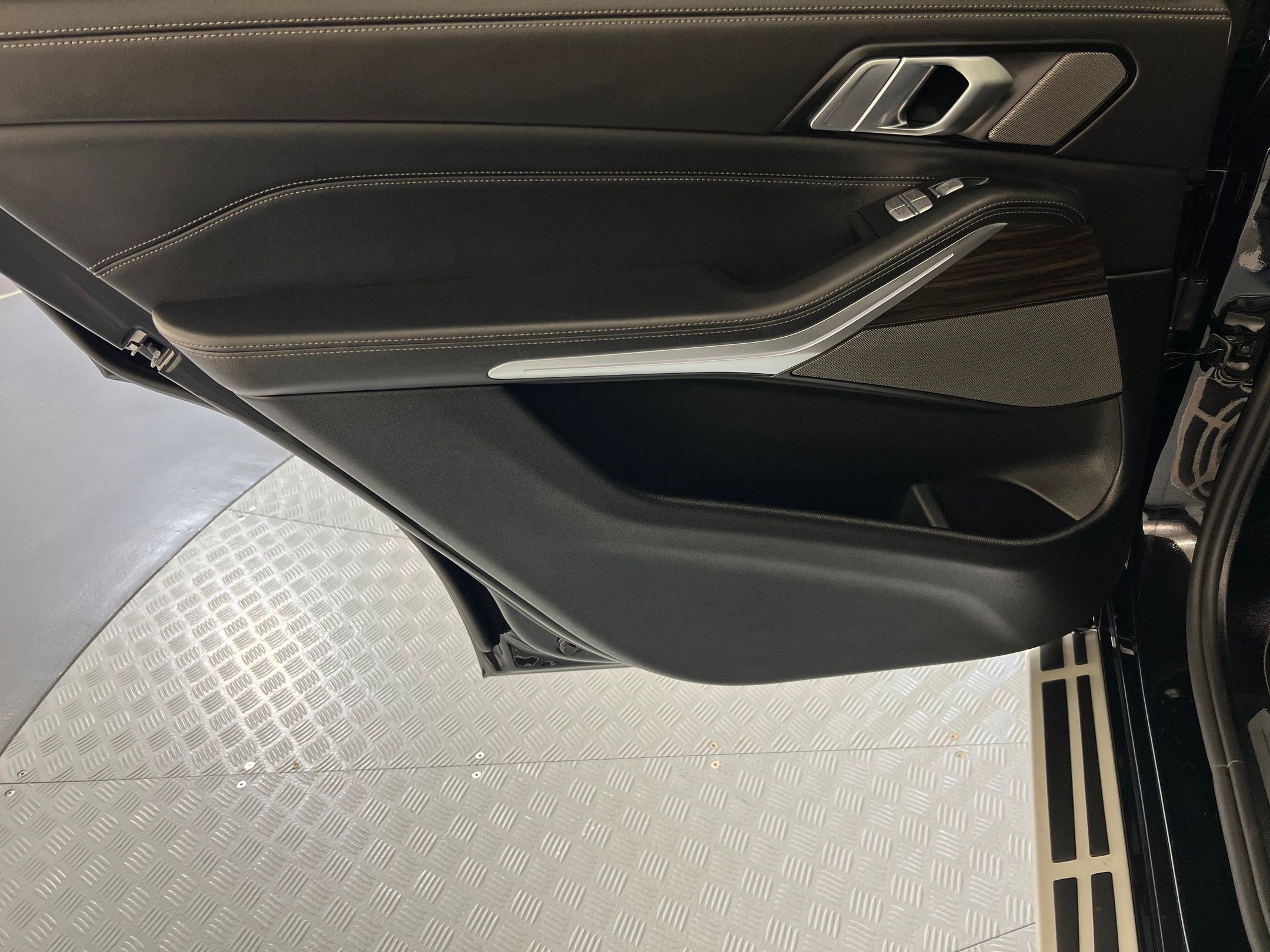 Used 2026 BMW X7 xDrive40i image 32