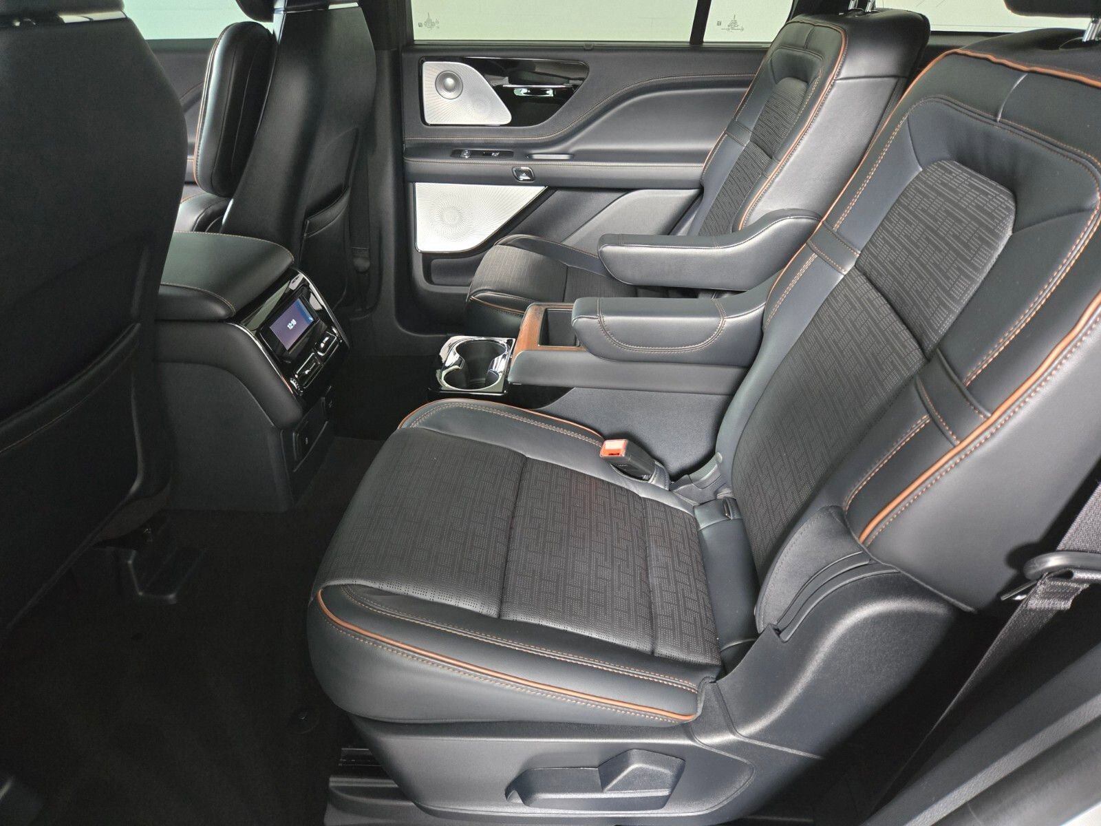 Certified 2025 Lincoln Aviator Black Label image 12