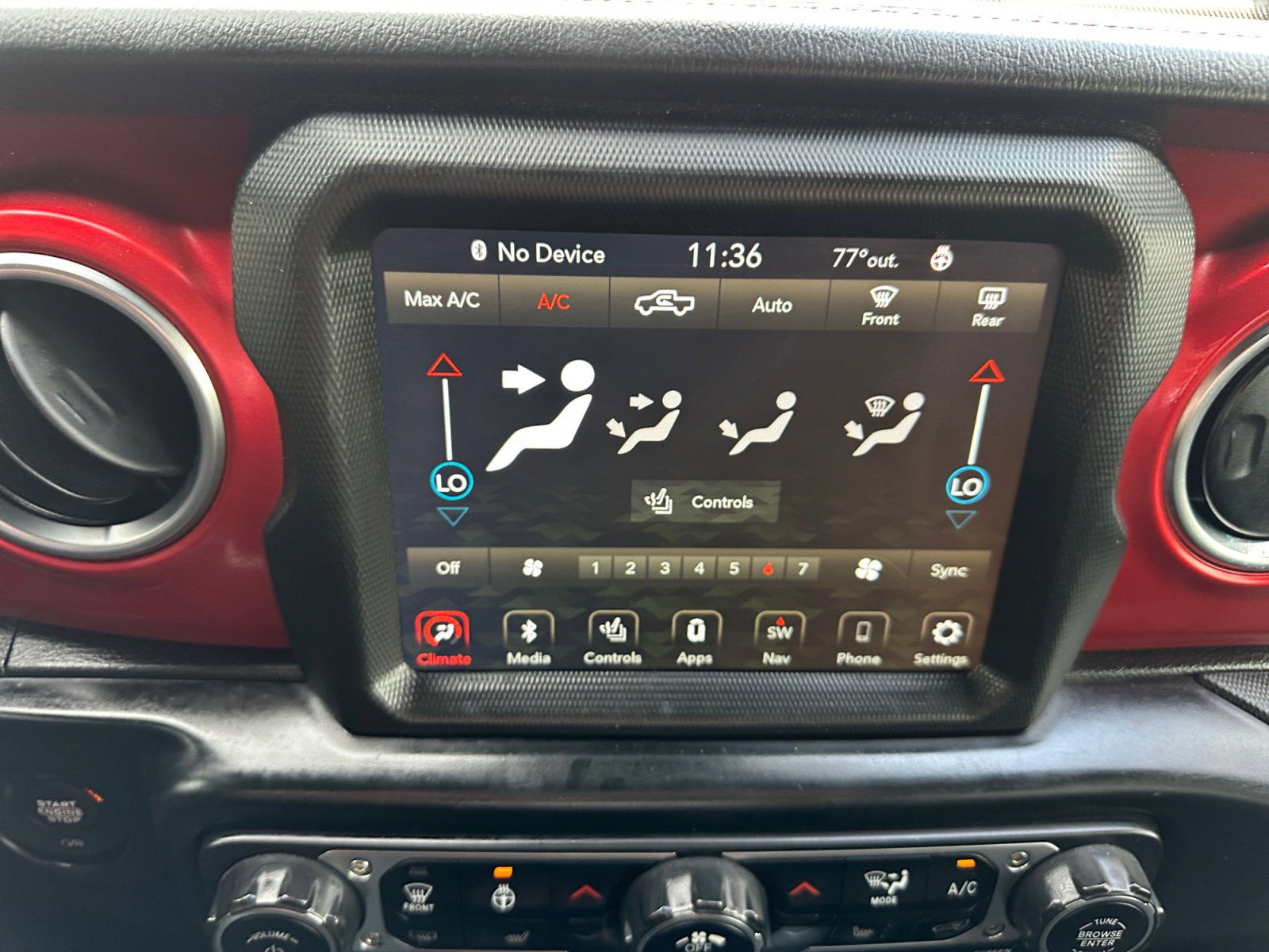 Used 2022 Jeep Gladiator Rubicon w/ LED Lighting Group AWD/4WD image 18