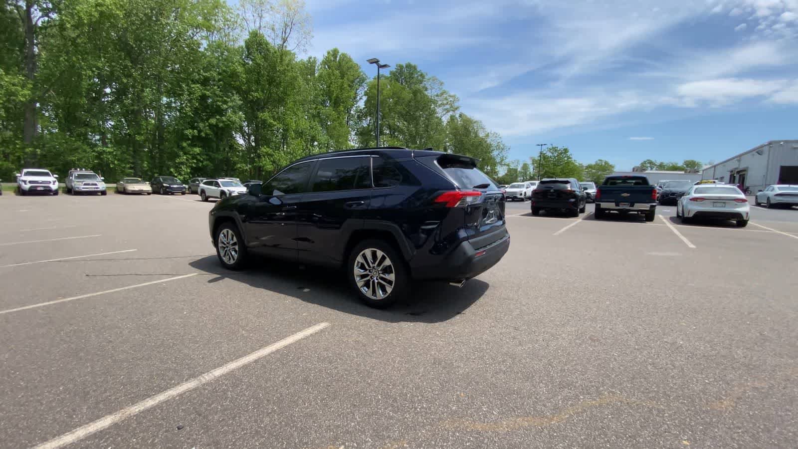 Used 2021 Toyota RAV4 XLE Premium AWD/4WD image 8