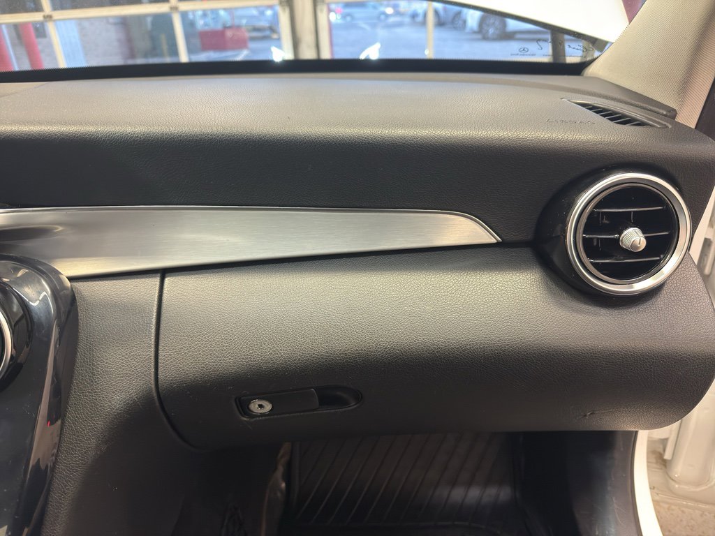 Used 2015 Mercedes-Benz C 300 4MATIC Sedan image 23