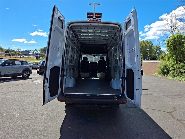 Used 2025 Mercedes-Benz Sprinter 2500 image 26