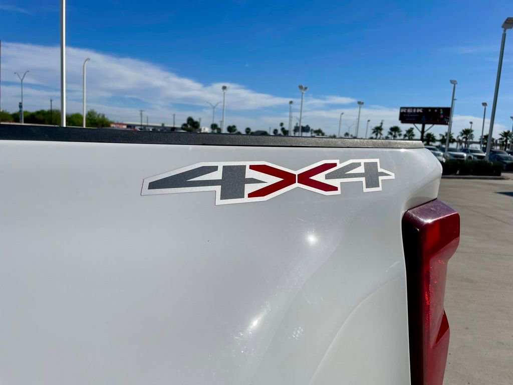 Used 2025 Chevrolet Silverado 3500 LT w/ Safety Package image 9