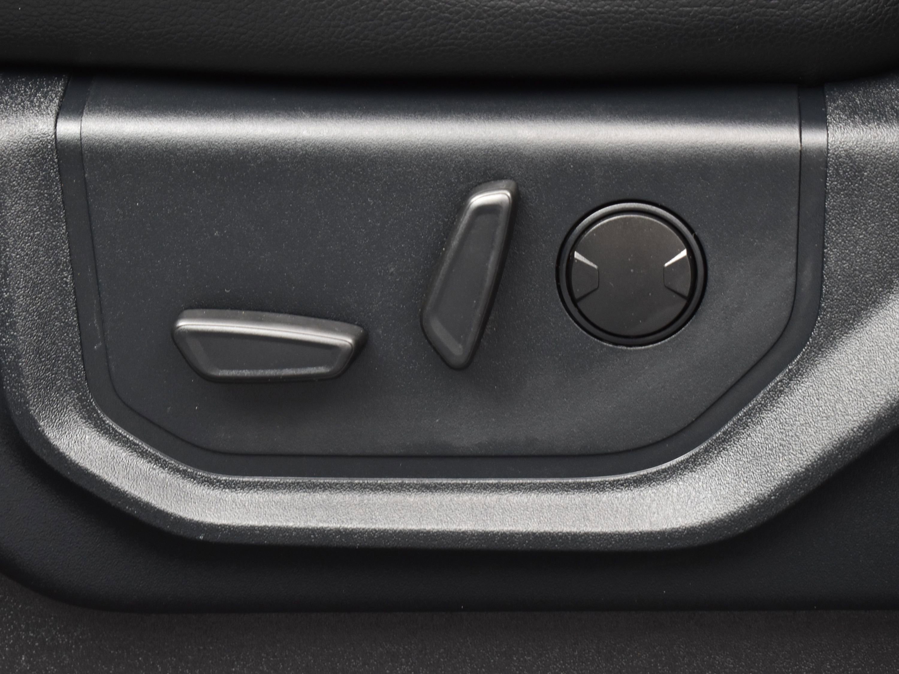 Used 2021 Ford F350 Lariat image 9