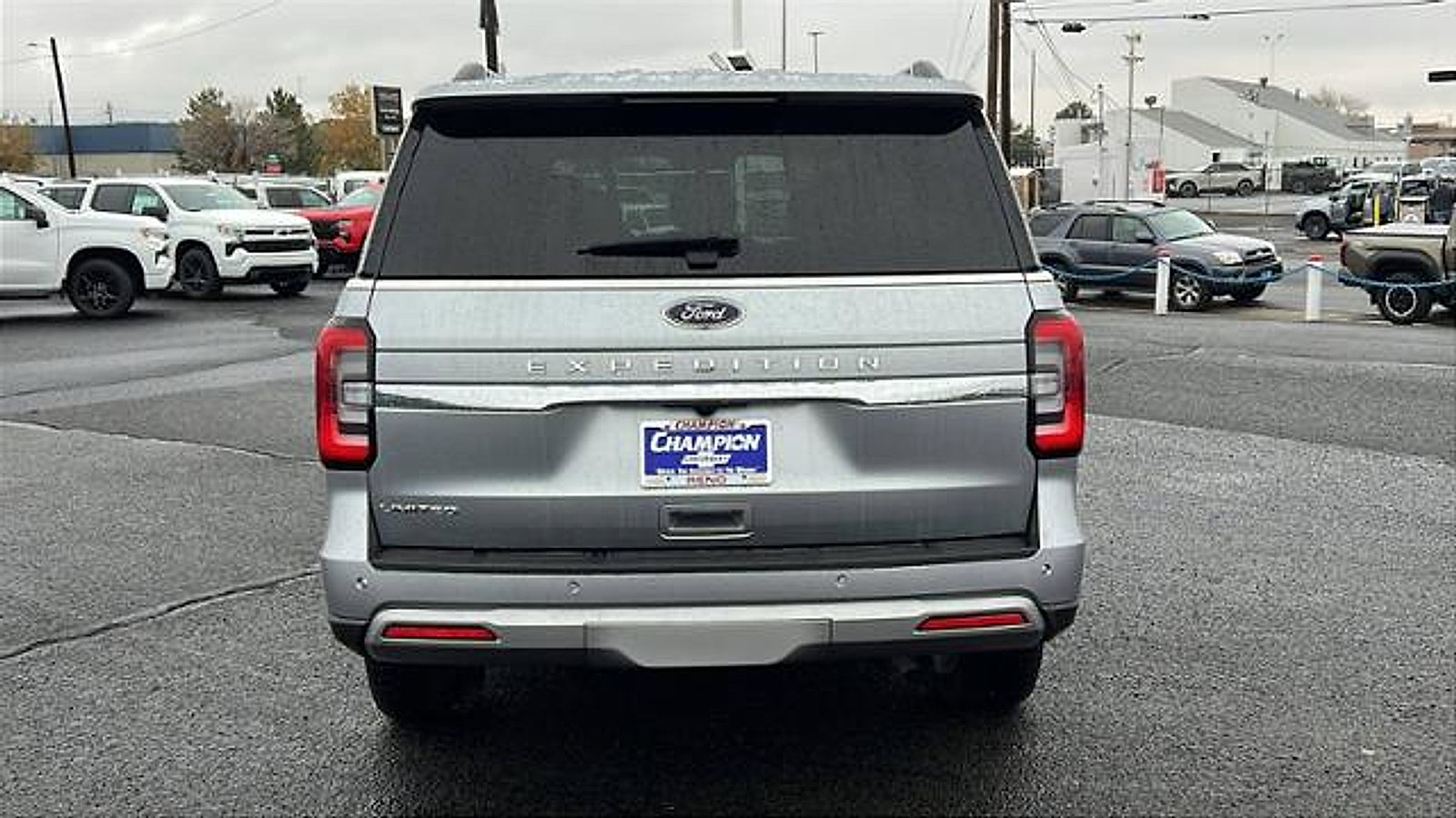 Used 2024 Ford Expedition Limited image 5