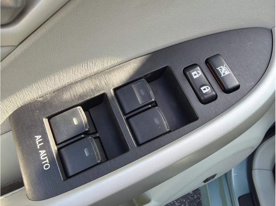 Used 2013 Toyota Prius Four image 8